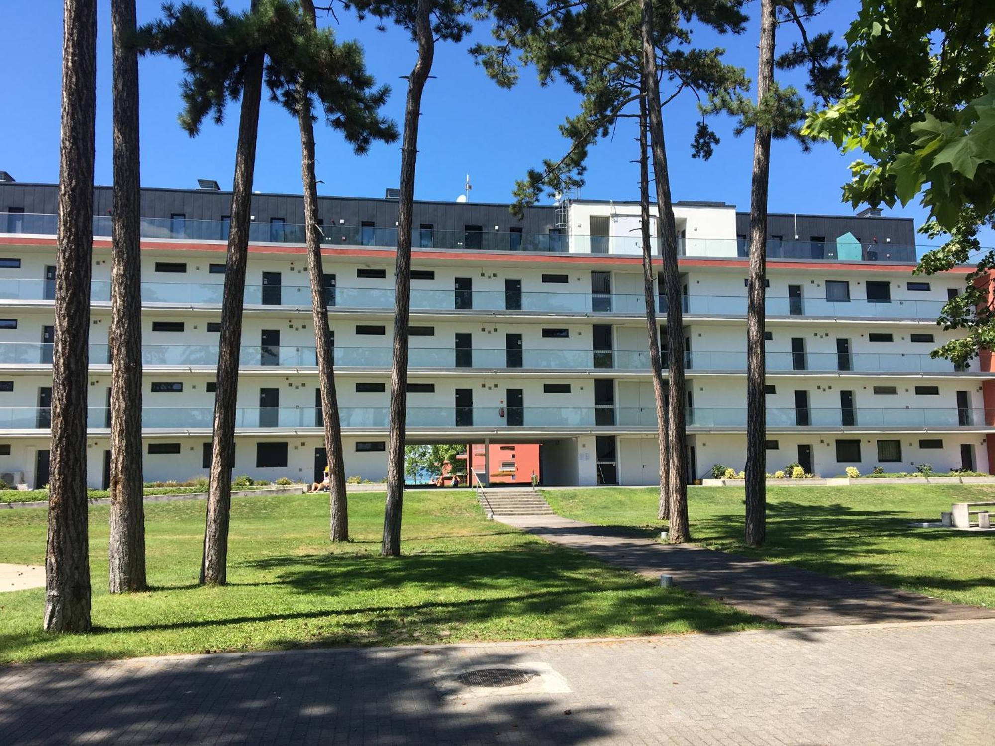 Butique Apartman Grand Balatonlelle Exterior foto